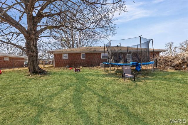 112 Freedom Drive, Belleville, IL 62226