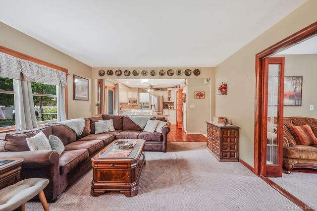 3 Avon Avenue, Port Jefferson Station, NY 11776