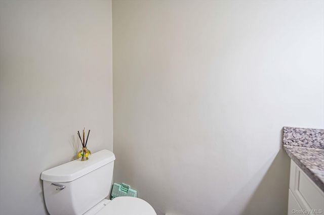 3 Avon Avenue, Port Jefferson Station, NY 11776