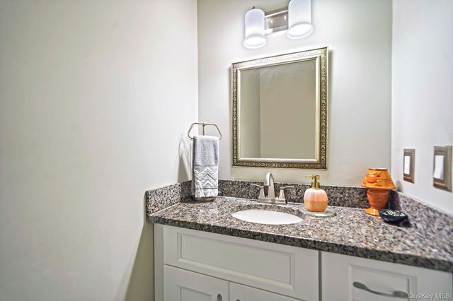 3 Avon Avenue, Port Jefferson Station, NY 11776