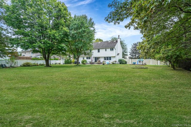 3 Avon Avenue, Port Jefferson Station, NY 11776