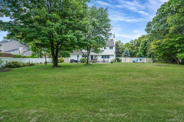 3 Avon Avenue, Port Jefferson Station, NY 11776