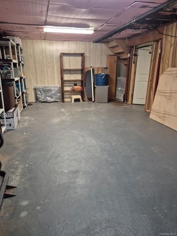 3 Avon Avenue, Port Jefferson Station, NY 11776