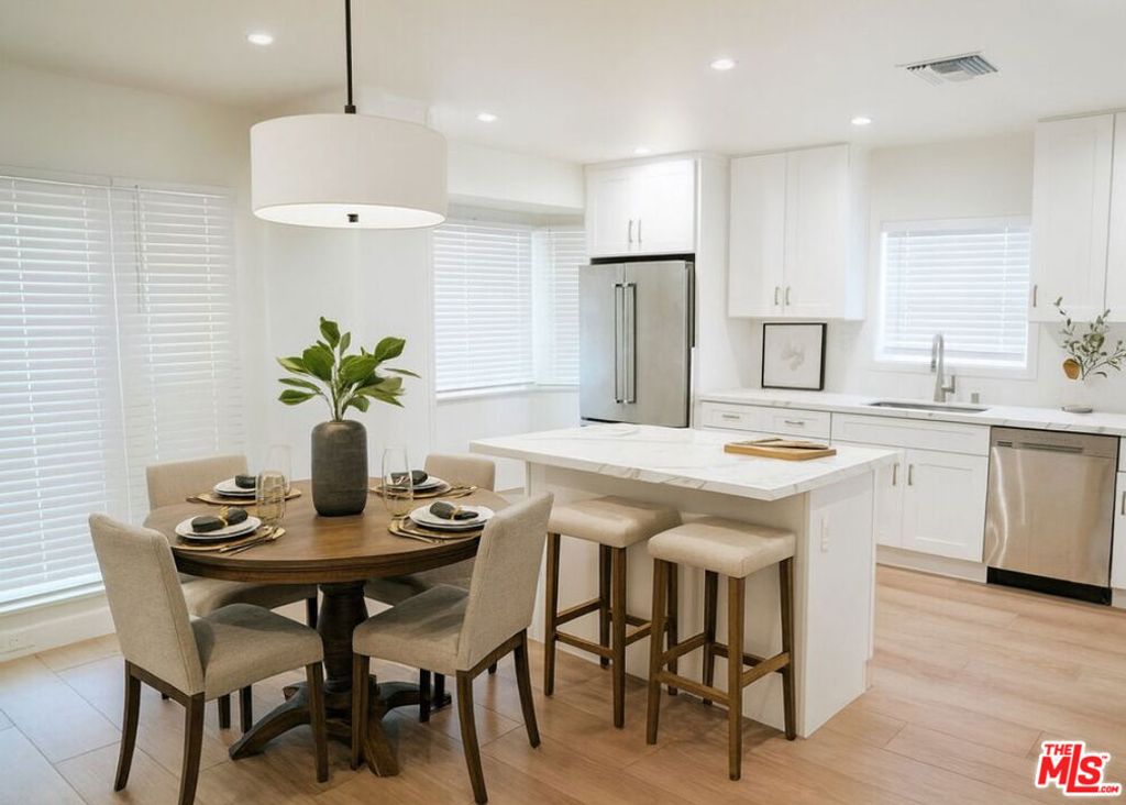 10233 S 5th Avenue, Inglewood, CA 90303