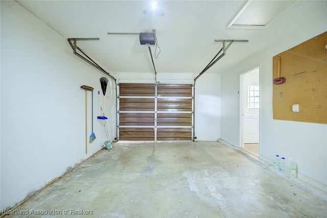 935 Galaxy Avenue, Sebring, FL 33875