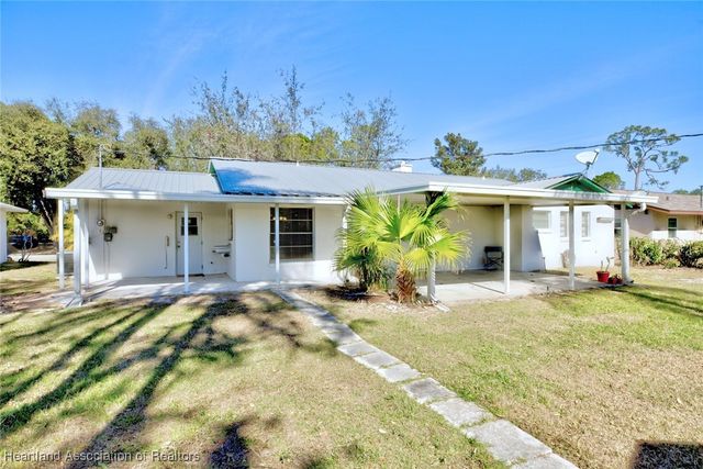 935 Galaxy Avenue, Sebring, FL 33875