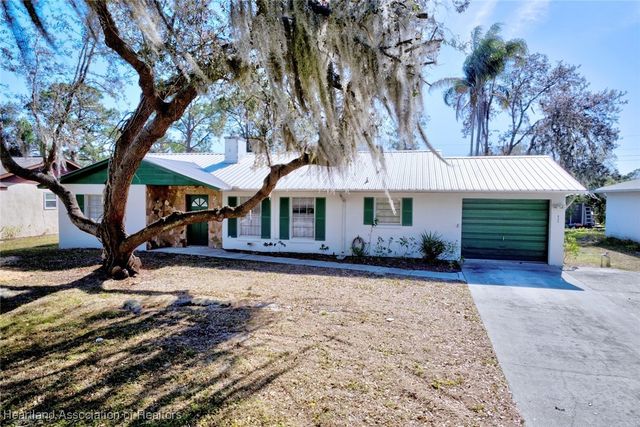 935 Galaxy Avenue, Sebring, FL 33875