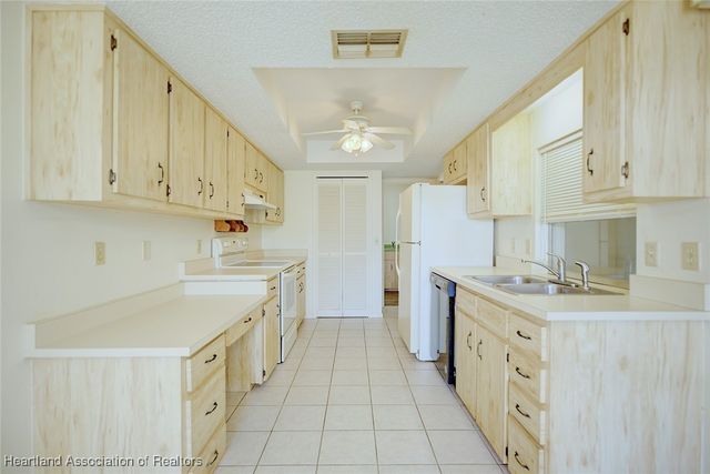 935 Galaxy Avenue, Sebring, FL 33875