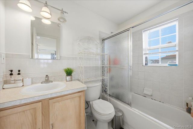 163 Surf Drive 106, Bronx, NY 10473
