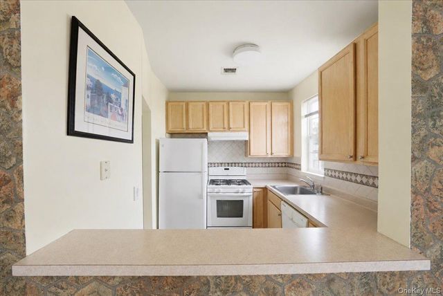 163 Surf Drive 106, Bronx, NY 10473