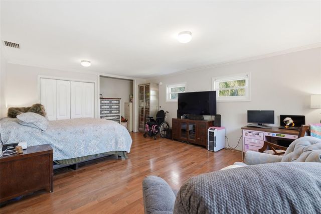 155 6TH STREET NE, Largo, FL 33770