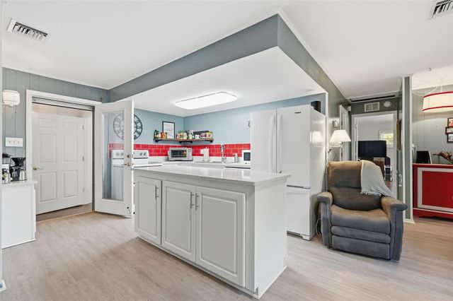 155 6TH STREET NE, Largo, FL 33770