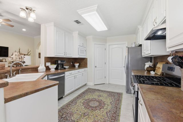 232 N Dixie Street, Brenham, TX 77833