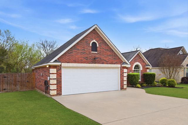 232 N Dixie Street, Brenham, TX 77833