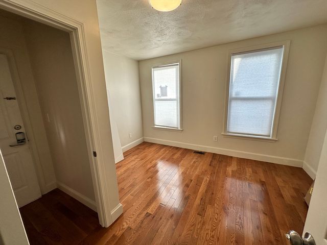 130 W 8th St 1, Boston, MA 02127