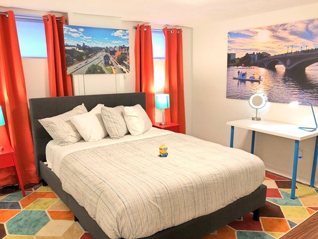 130 W 8th St 1, Boston, MA 02127