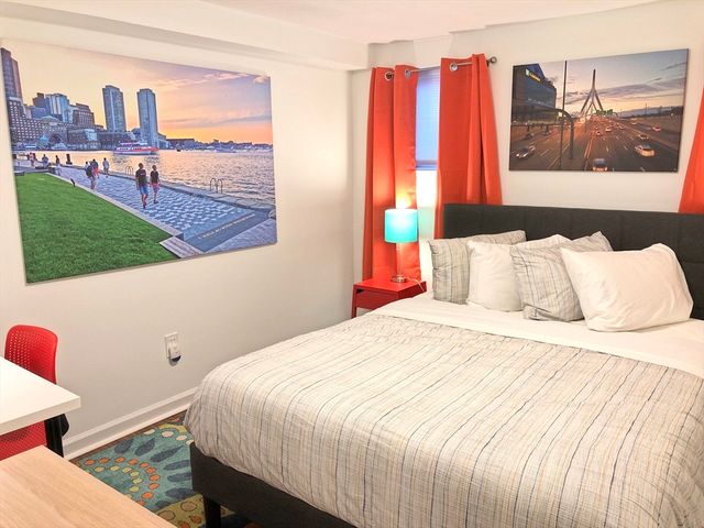 130 W 8th St 1, Boston, MA 02127