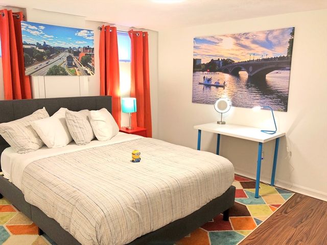 130 W 8th St 1, Boston, MA 02127