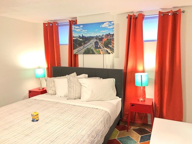 130 W 8th St 1, Boston, MA 02127