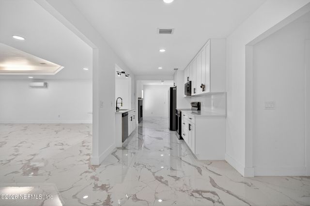 1407 GRANDVIEW Drive, Jacksonville, FL 32211