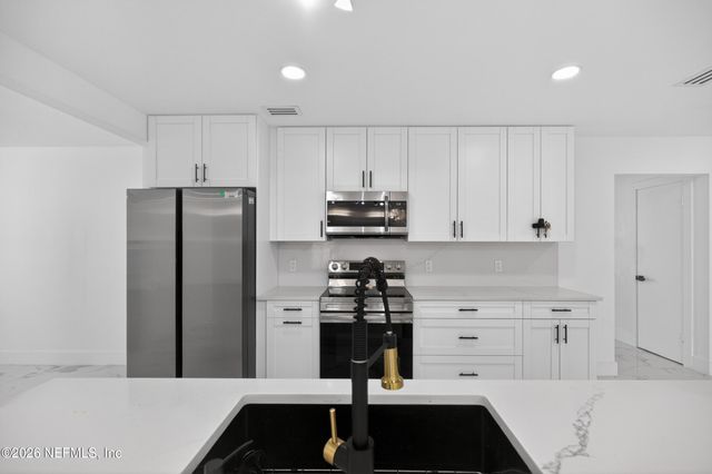 1407 GRANDVIEW Drive, Jacksonville, FL 32211