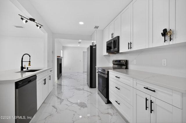1407 GRANDVIEW Drive, Jacksonville, FL 32211