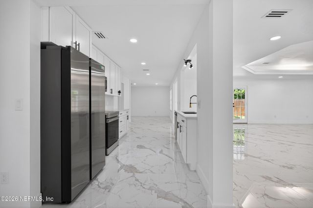 1407 GRANDVIEW Drive, Jacksonville, FL 32211