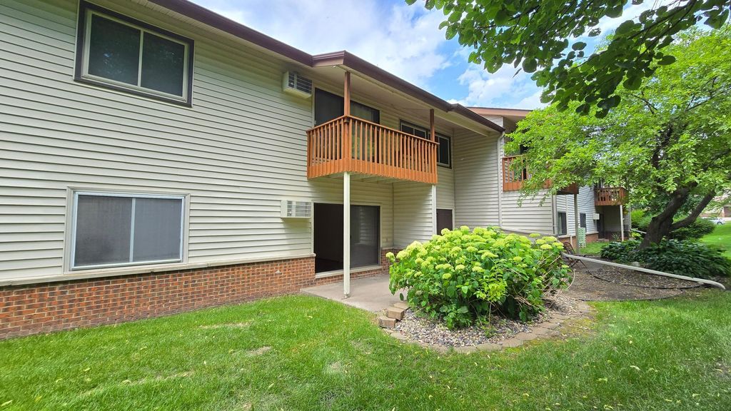 3919 Foss Road 101, Saint Anthony, MN 55421