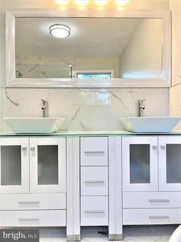 16 DORSET CT, Princeton, NJ 08540