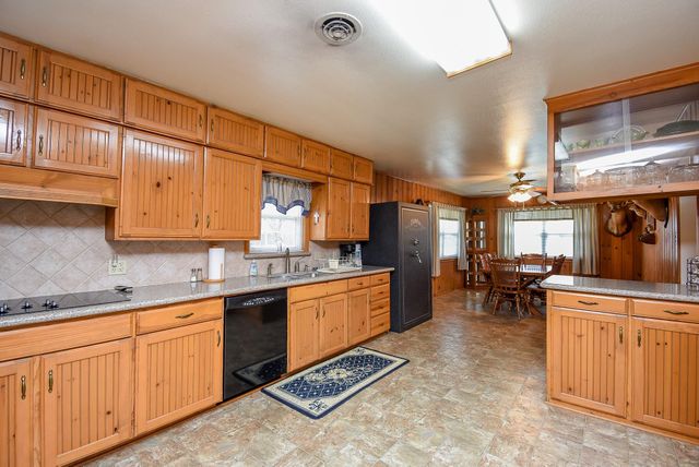 1510 Michael Street, El Campo, TX 77437