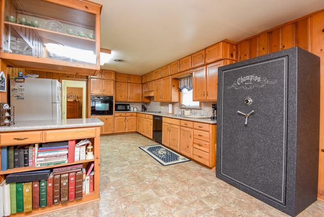 1510 Michael Street, El Campo, TX 77437