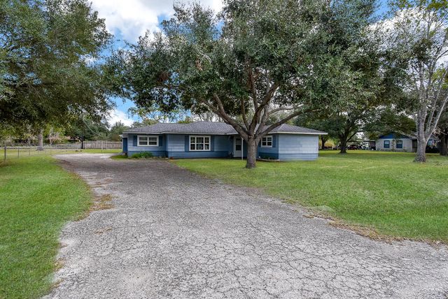 1510 Michael Street, El Campo, TX 77437