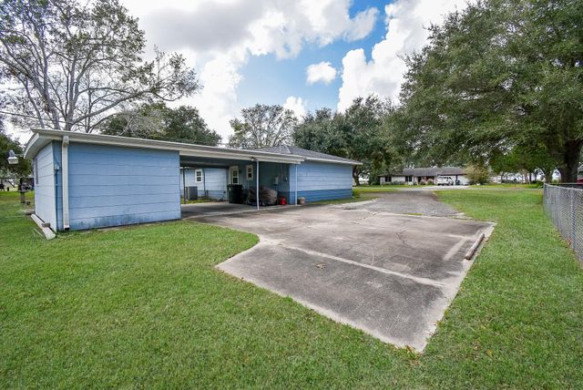 1510 Michael Street, El Campo, TX 77437