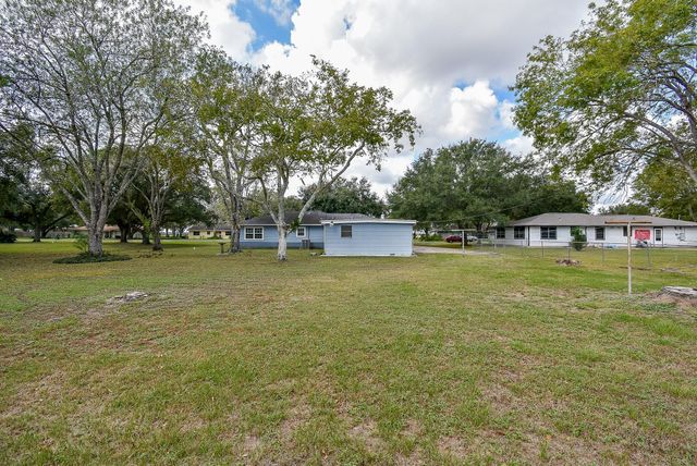 1510 Michael Street, El Campo, TX 77437