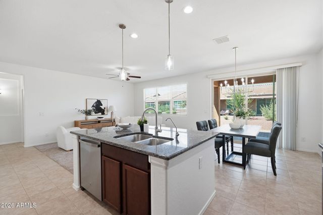 41602 W CALIENTE Drive, Maricopa, AZ 85138