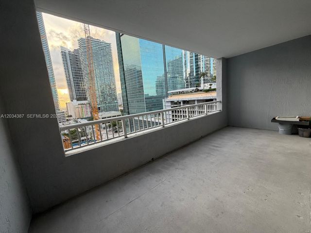 170 SE 14th Street 1406, Miami, FL 33131