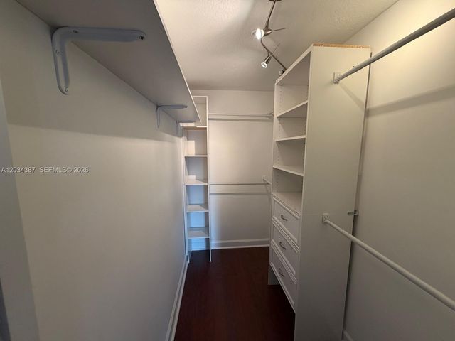 170 SE 14th Street 1406, Miami, FL 33131