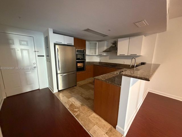 170 SE 14th Street 1406, Miami, FL 33131