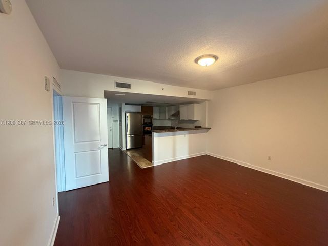 170 SE 14th Street 1406, Miami, FL 33131