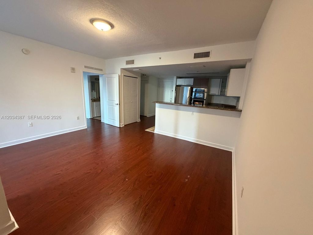 170 SE 14th Street 1406, Miami, FL 33131