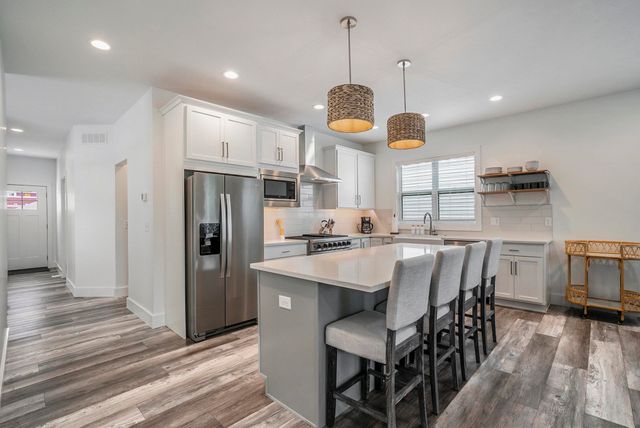 922 N Hill Street, South Bend, IN 46617