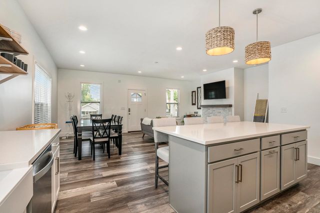 922 N Hill Street, South Bend, IN 46617