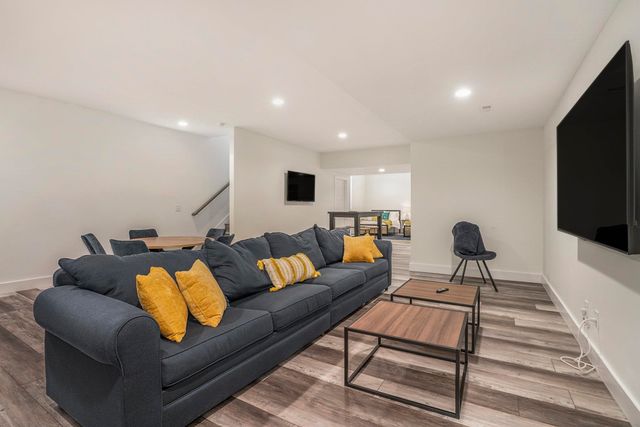 922 N Hill Street, South Bend, IN 46617