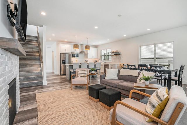 922 N Hill Street, South Bend, IN 46617