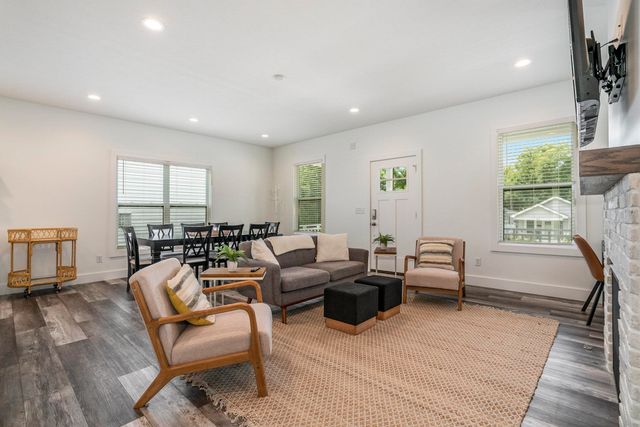 922 N Hill Street, South Bend, IN 46617