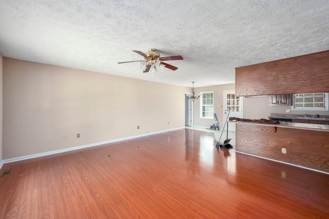 62 Beth Pl, Jackson, TN 38305