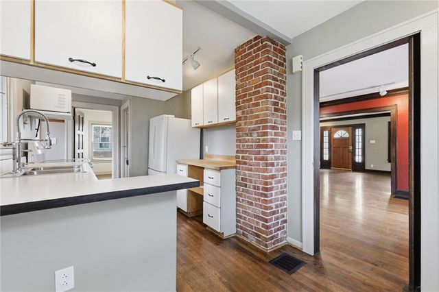 1315 W 50th Terrace, Kansas City, MO 64112