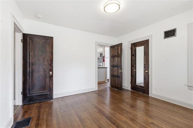 1315 W 50th Terrace, Kansas City, MO 64112