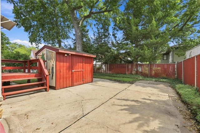 1315 W 50th Terrace, Kansas City, MO 64112
