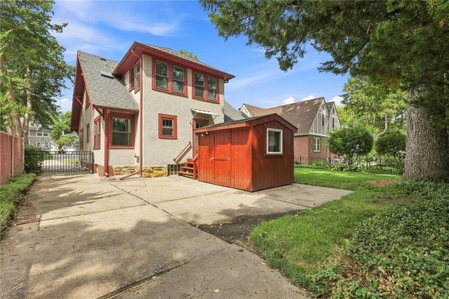 1315 W 50th Terrace, Kansas City, MO 64112